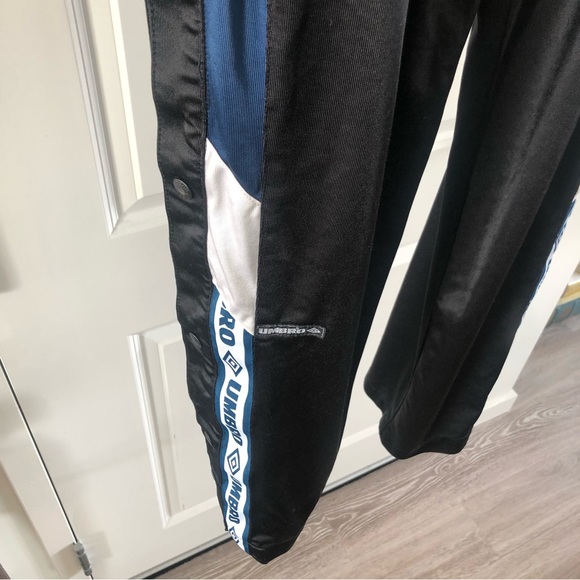 Umbro track pants - Picture 2 of 9